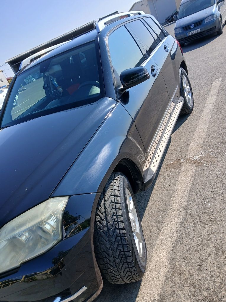 Vând Mercedes Benz GLK 2010