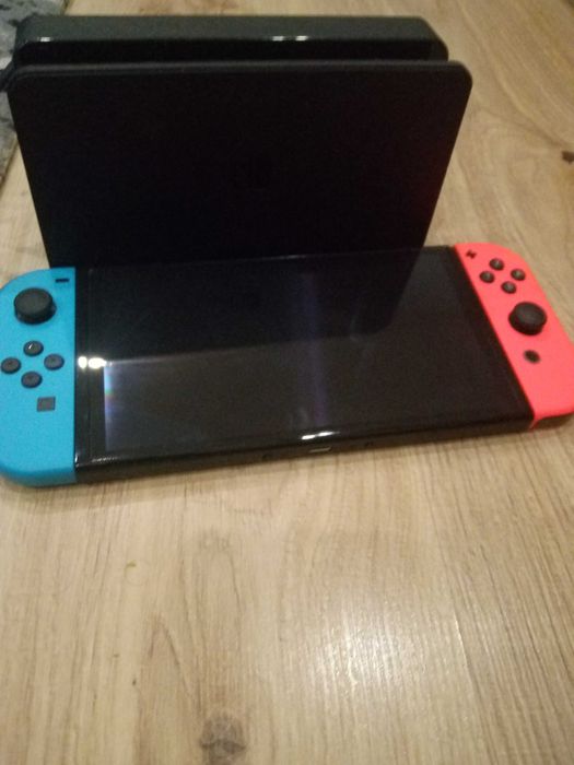 Nintendo Switch OLED 64GB