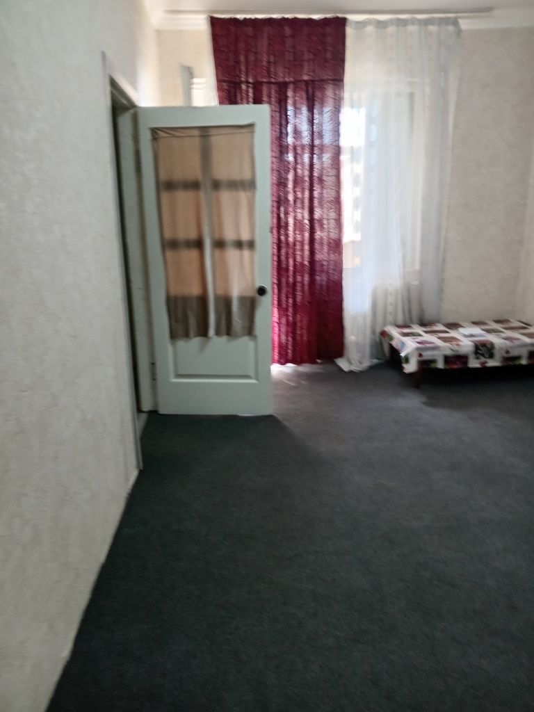 Сдам квартиру 3 комнатную Массив куюлук 3 .