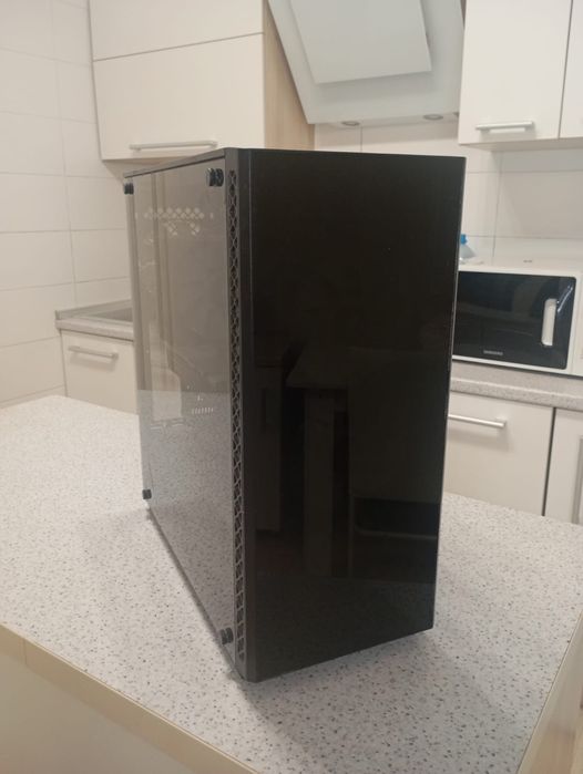 Системный блок(Ryzen 7 1700X и видеокарты Radeon RX 580 (4 GB)