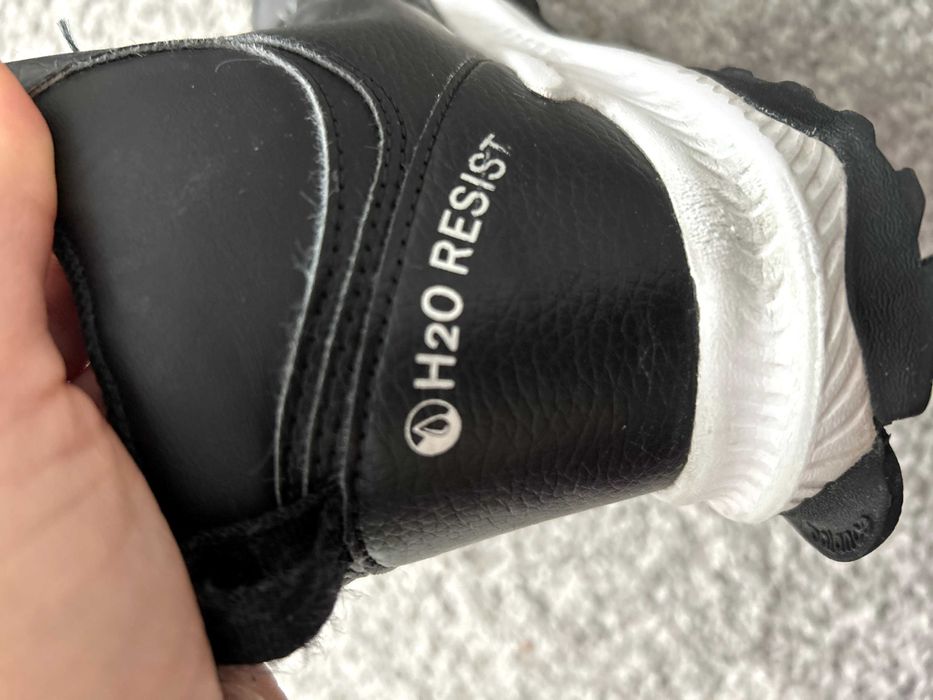 Ghete New Balance, 34,5