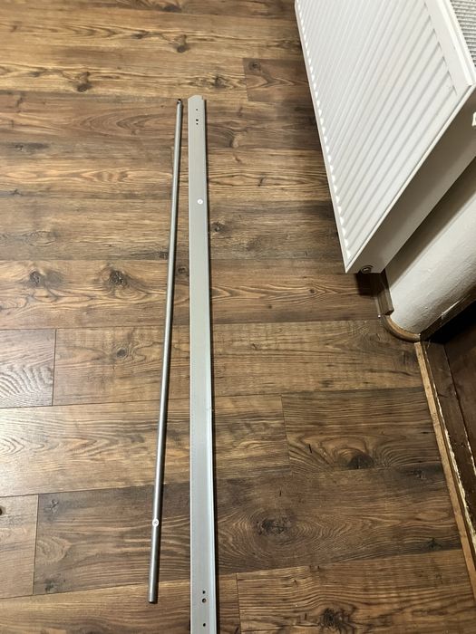 Birou reglabil la buton