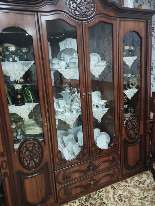 Stenka kamot stol stul nabor hammasi kamplekt sotiladi