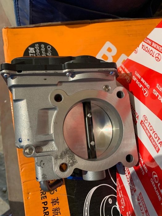 Продам Дроссельная заслонка Тойота хайлюкс