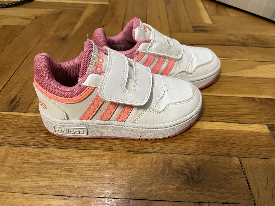 Маратонки adidas бели