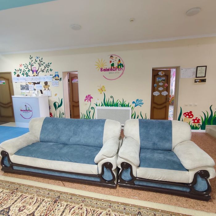 Продам диван с двумя креслами