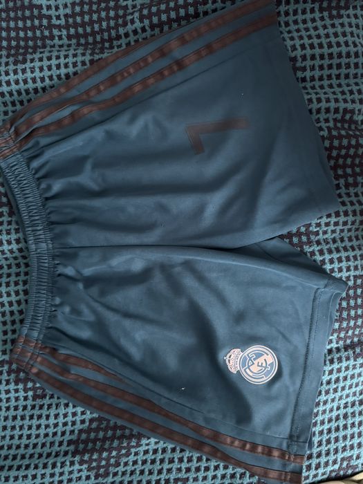 Продам шорты футбольные