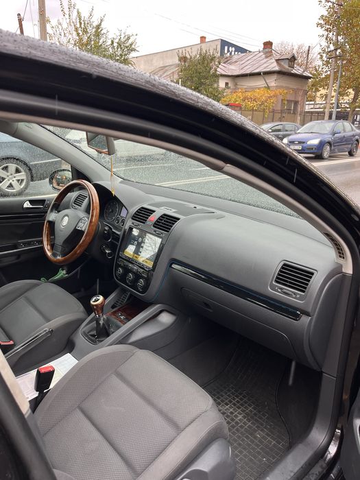 W Golf 5 din 2006 motor 1.6 benzina + GAZ OMOLOGAT