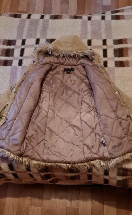 Продам куртку детскую