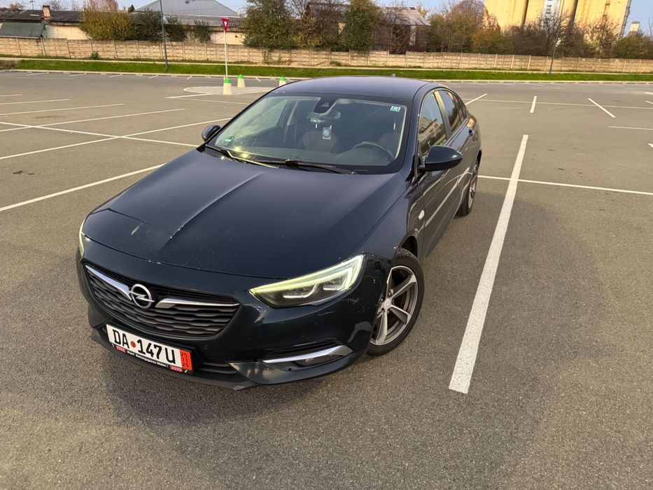 Opel Insignia Grand Sport 2018 • 1.6 Diesel • Economă
