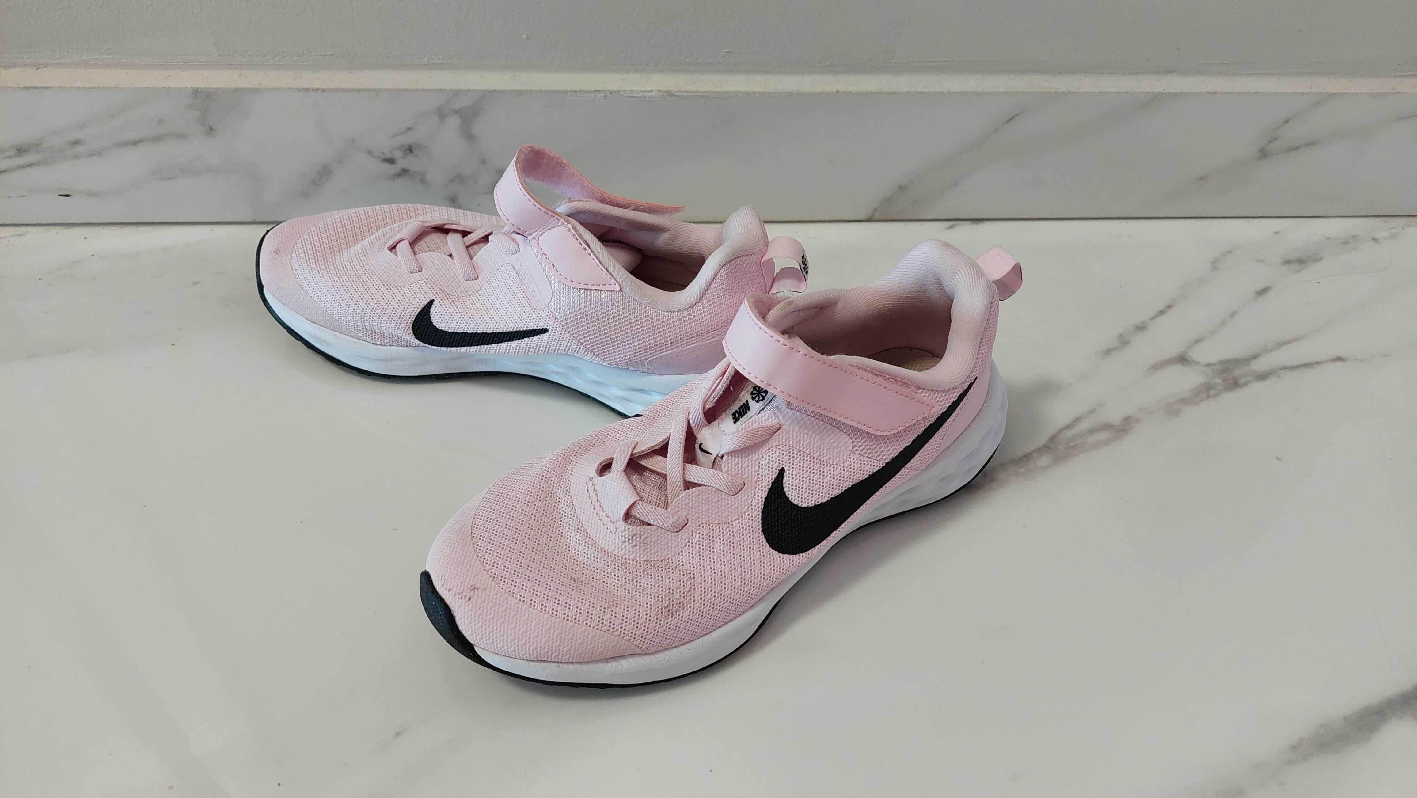 Маратонки Nike найк 35 номер детски / дамски розови с лепенки