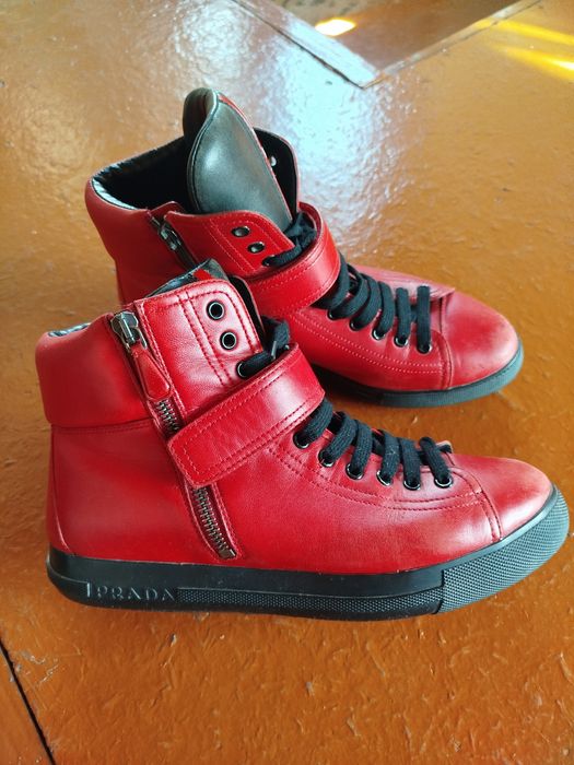 Брендовые сапоги от Prada