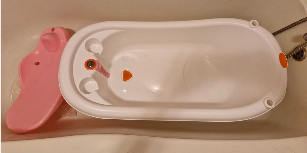Cadita ergonomica cu reductor detasabil si termometru Little Mom roz