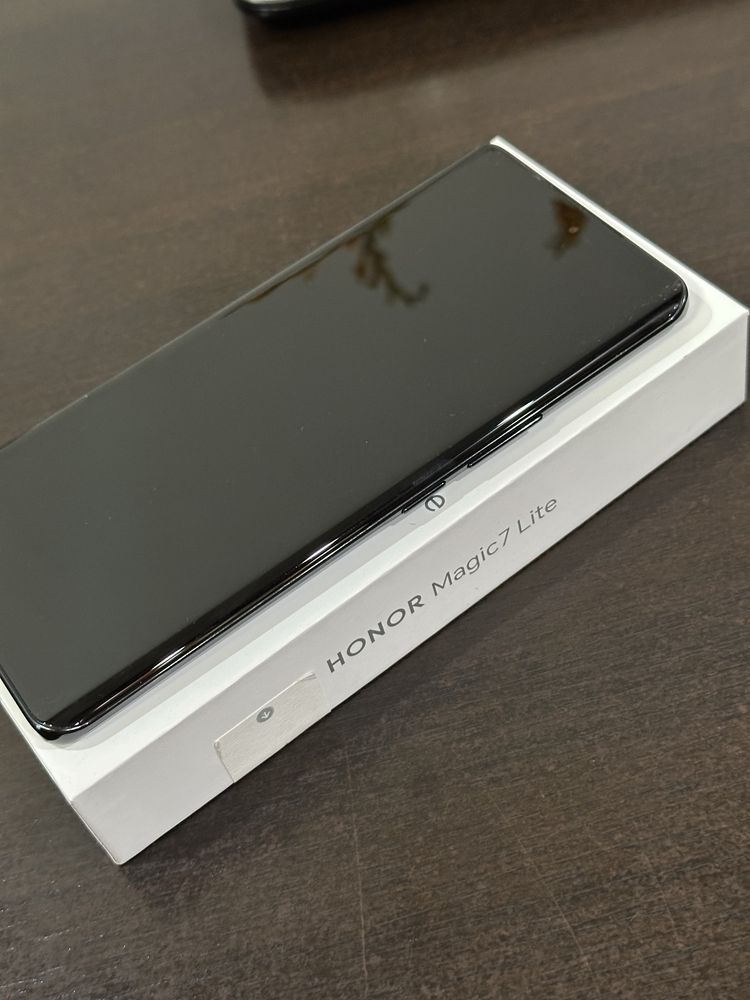 Honor magic 7 lite , 256 GB , 8GB RAM