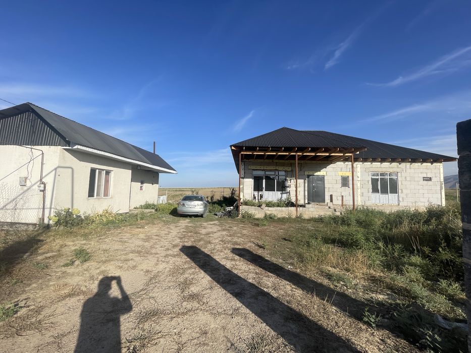 Продается 2 дома на 1 участке