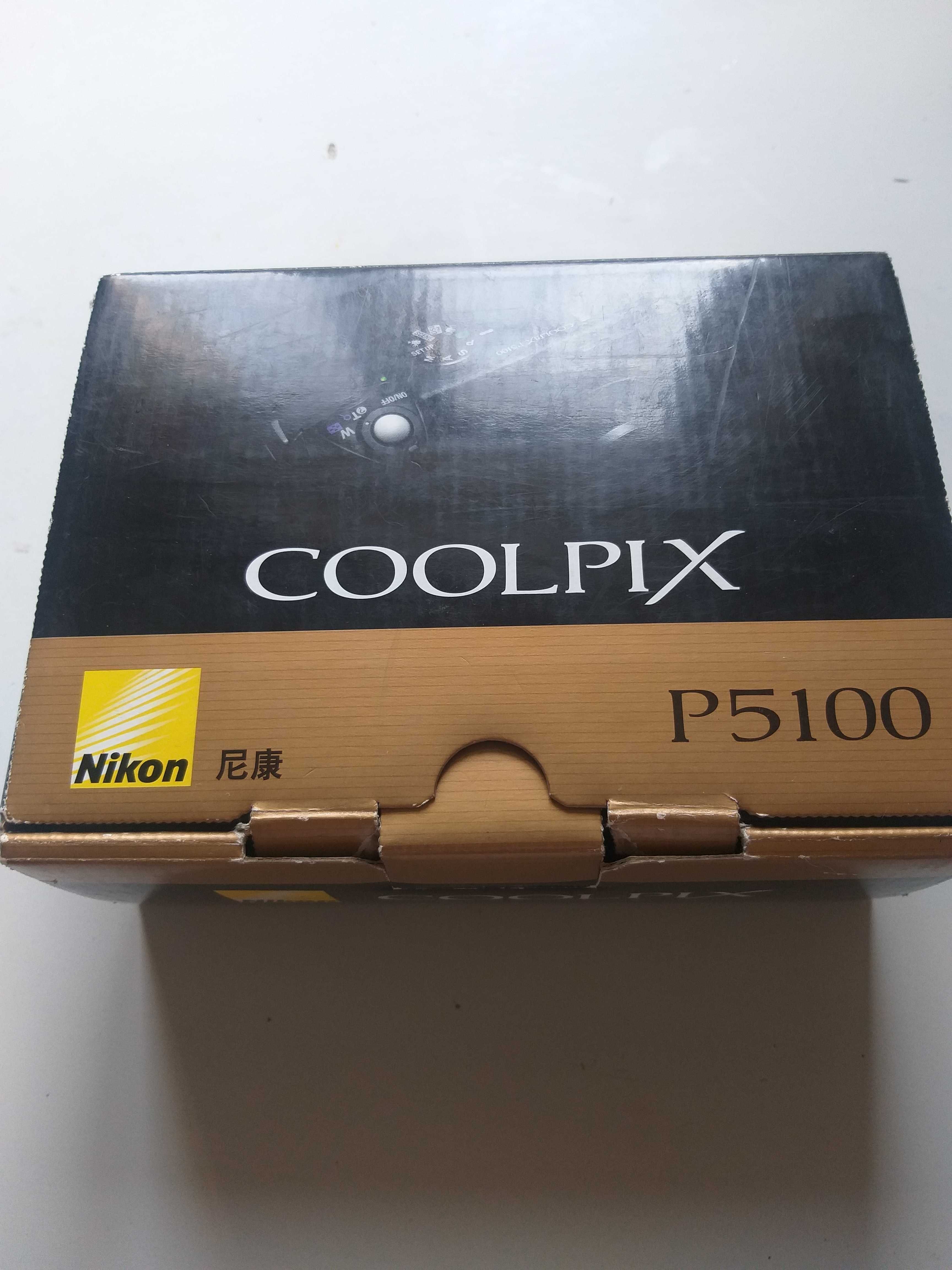 Цифровой фотоаппарат Nikon