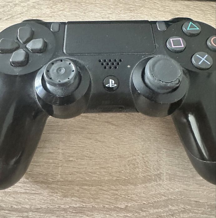 Playstation 4 с 3 контролера