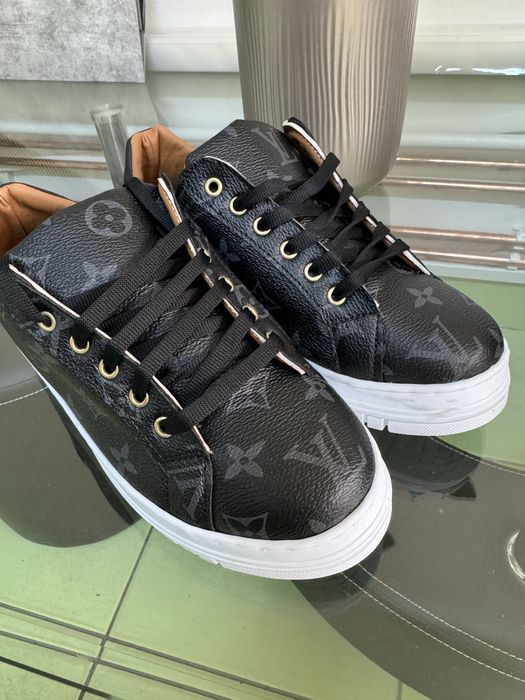 Adidasi sport dama lv