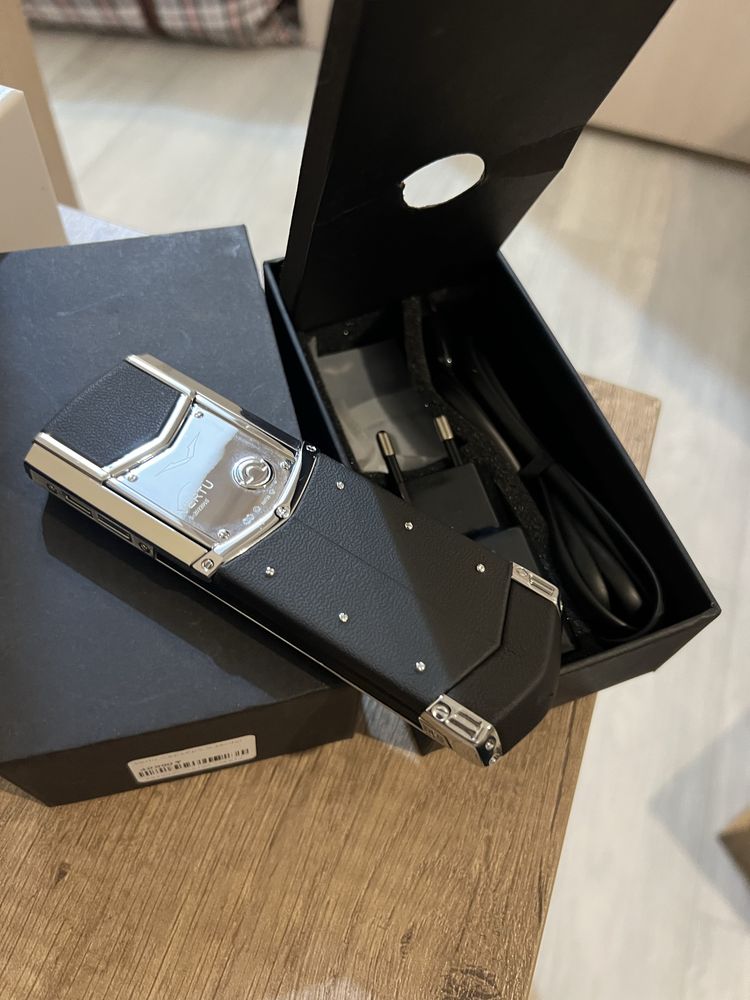 Легендарный телефон VERTU S MODEL