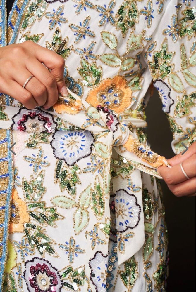 Rochie Asos bijuterie model floral