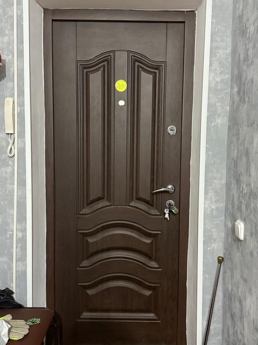 Продам наружный дверь