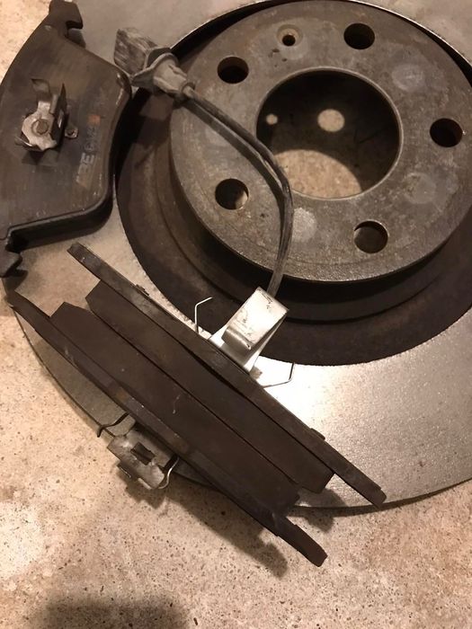 Предни дискове с накладки за Audi A6 C6 4f и a8 d3 345mm