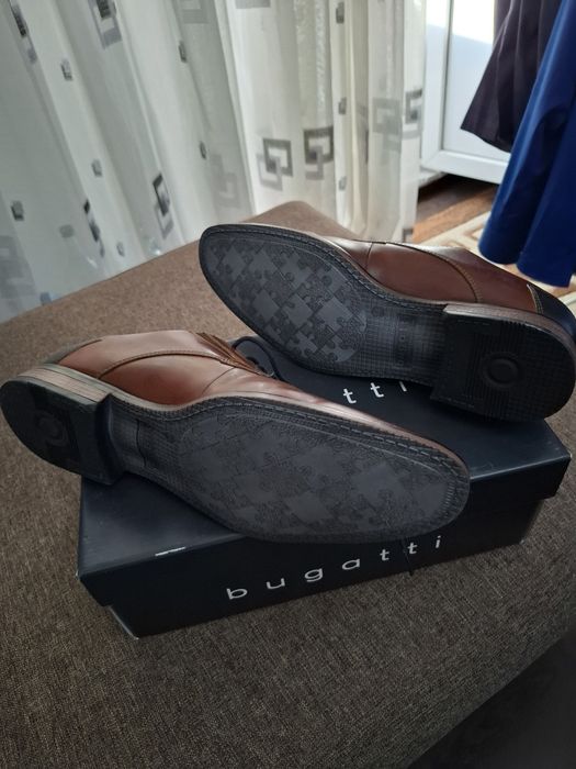 Vând pantofi Piele maro