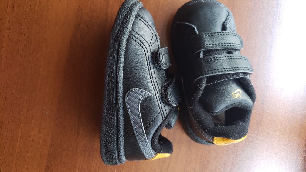 Бебешки маратонки Nike- нови