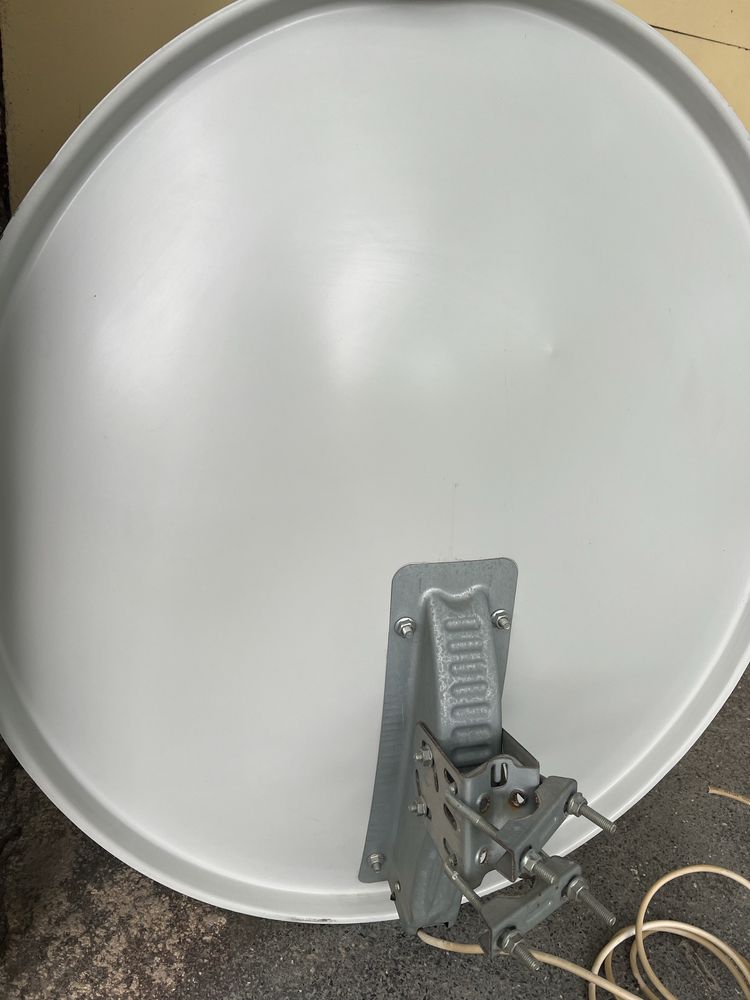 Сателитна чиния  Виваком с трансмитер + болтове + стойка + кабел