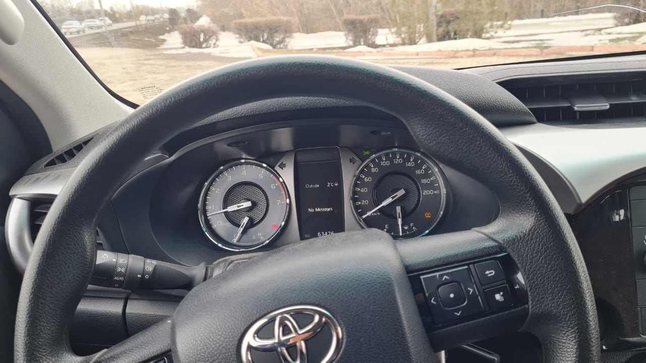 Продам TOYOTA HILUX (Тойота Хайлюкс) 2022