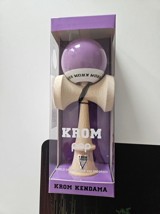 Kendama Krom Pop LOL sticky lucios, mov (curier)