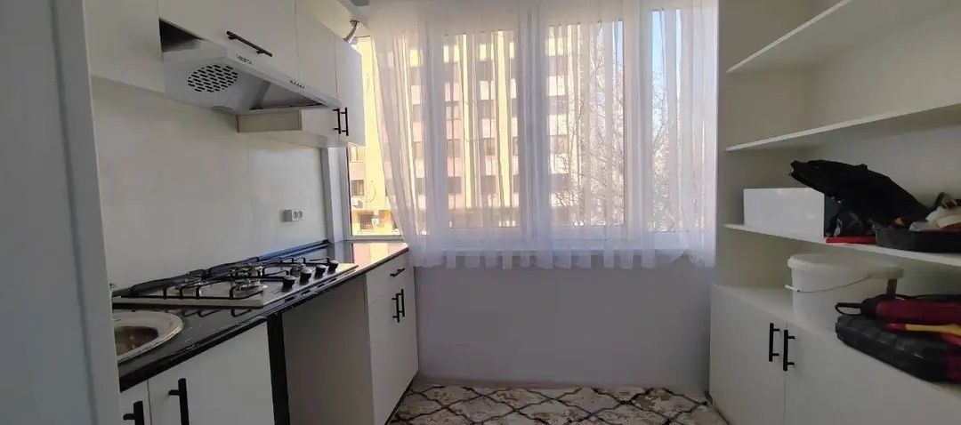 Продаётся 1комнатная квартира переделанная в 2х комнатную в кирп.доме