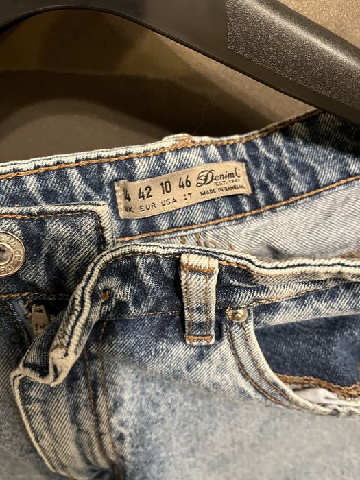 Дамски дънки цена 12 лв,