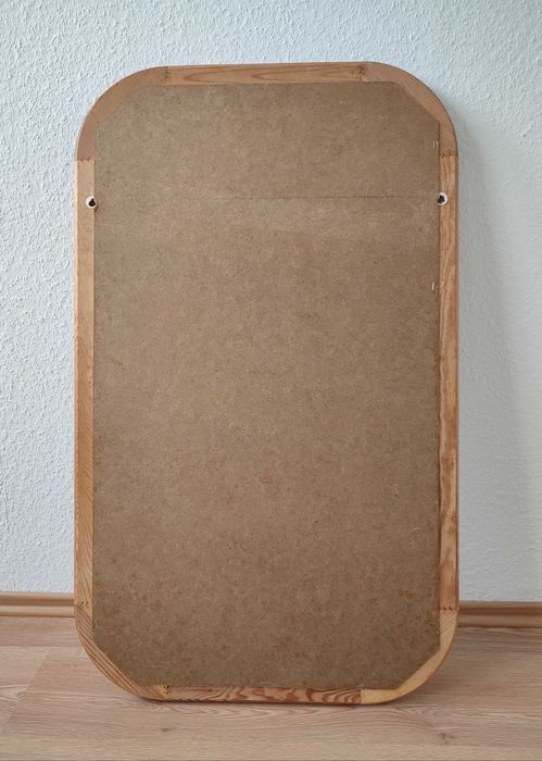 Oglinda cu rama din lemn natur