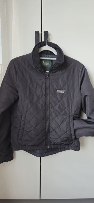 Велурено яке Zara, жилетка Guess, Peak