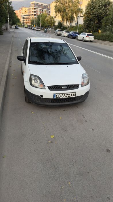Ford Fiesta 1.4 TDI 68 коня 2007 ЗИМНИ+ЛЕТНИ ГУМИ ПОДАРЪК