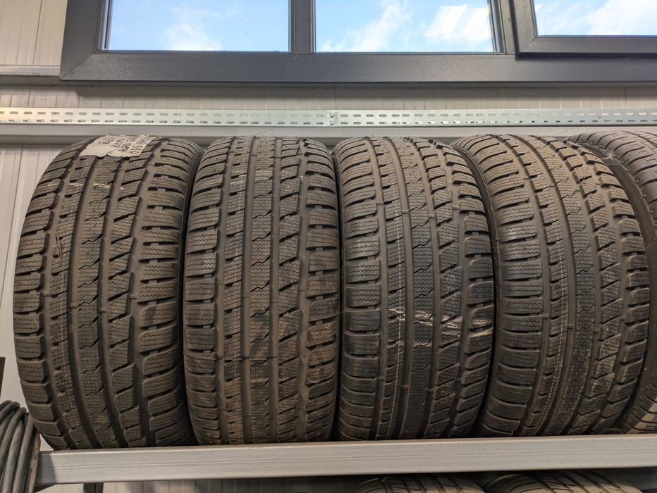 Anvelope Kumho 255 45 r18 noi