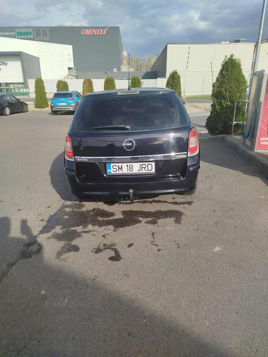 Vând mașina sau schimb