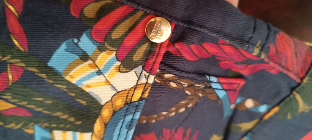 Pantaloni "Love Moschino", Noi