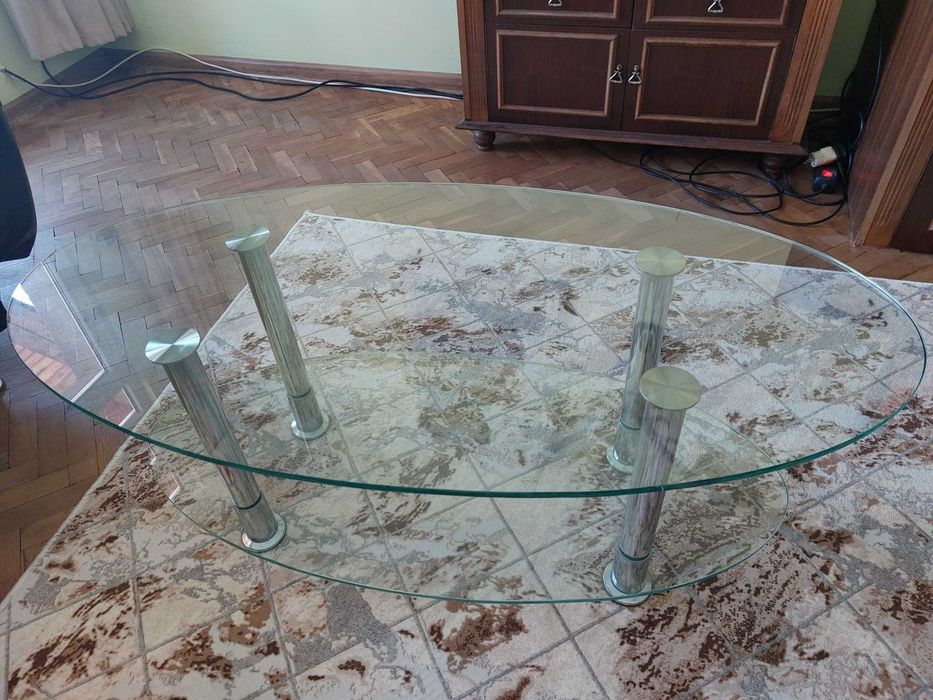 Продавам ъглов кожен диван + холна маса