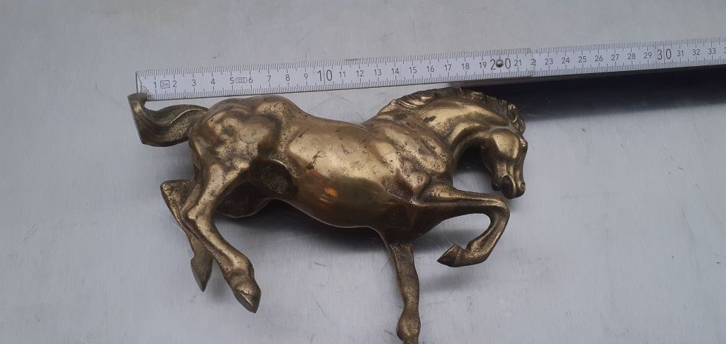Cal din bronz .statuieta