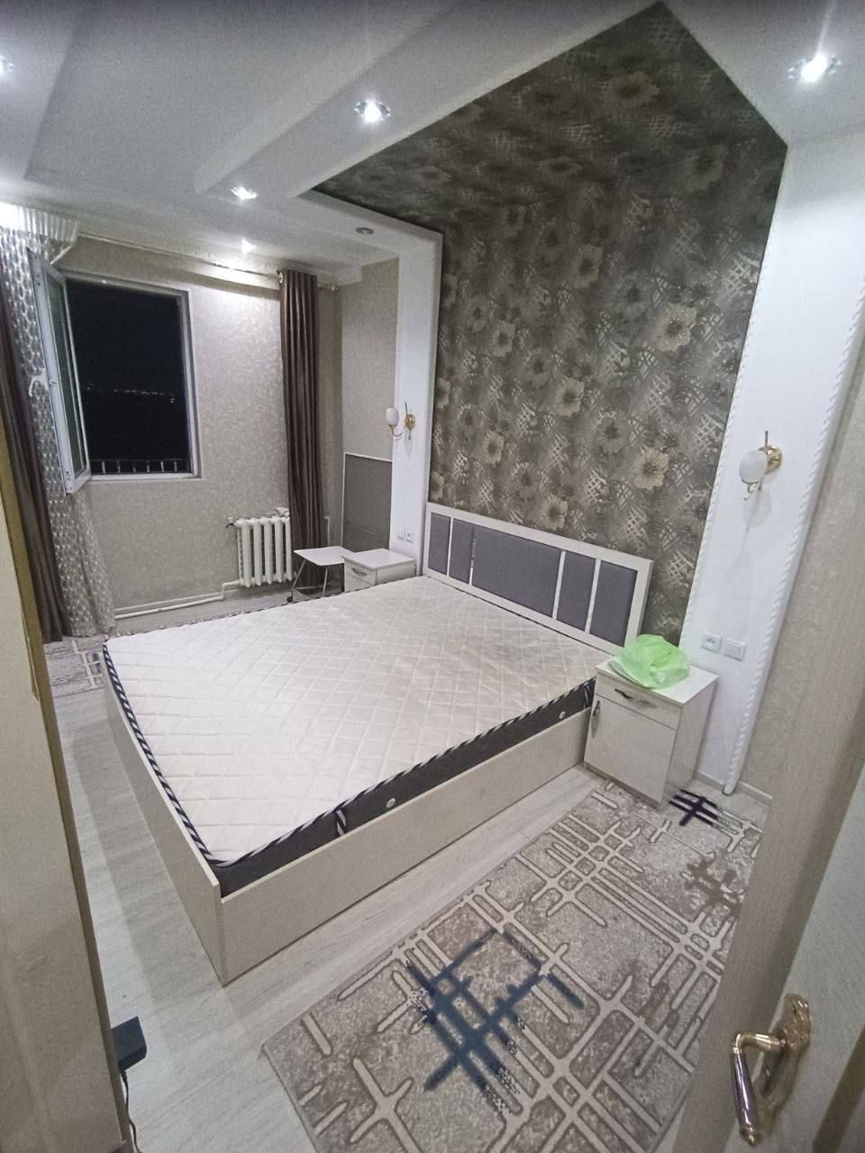 Pushkin Buyuk Ipak Yo‘li Metrosi yonida Arenda