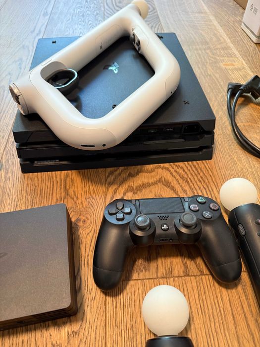 PlayStation 4 Pro 1TB + PlayStation VR + Accesorii complete