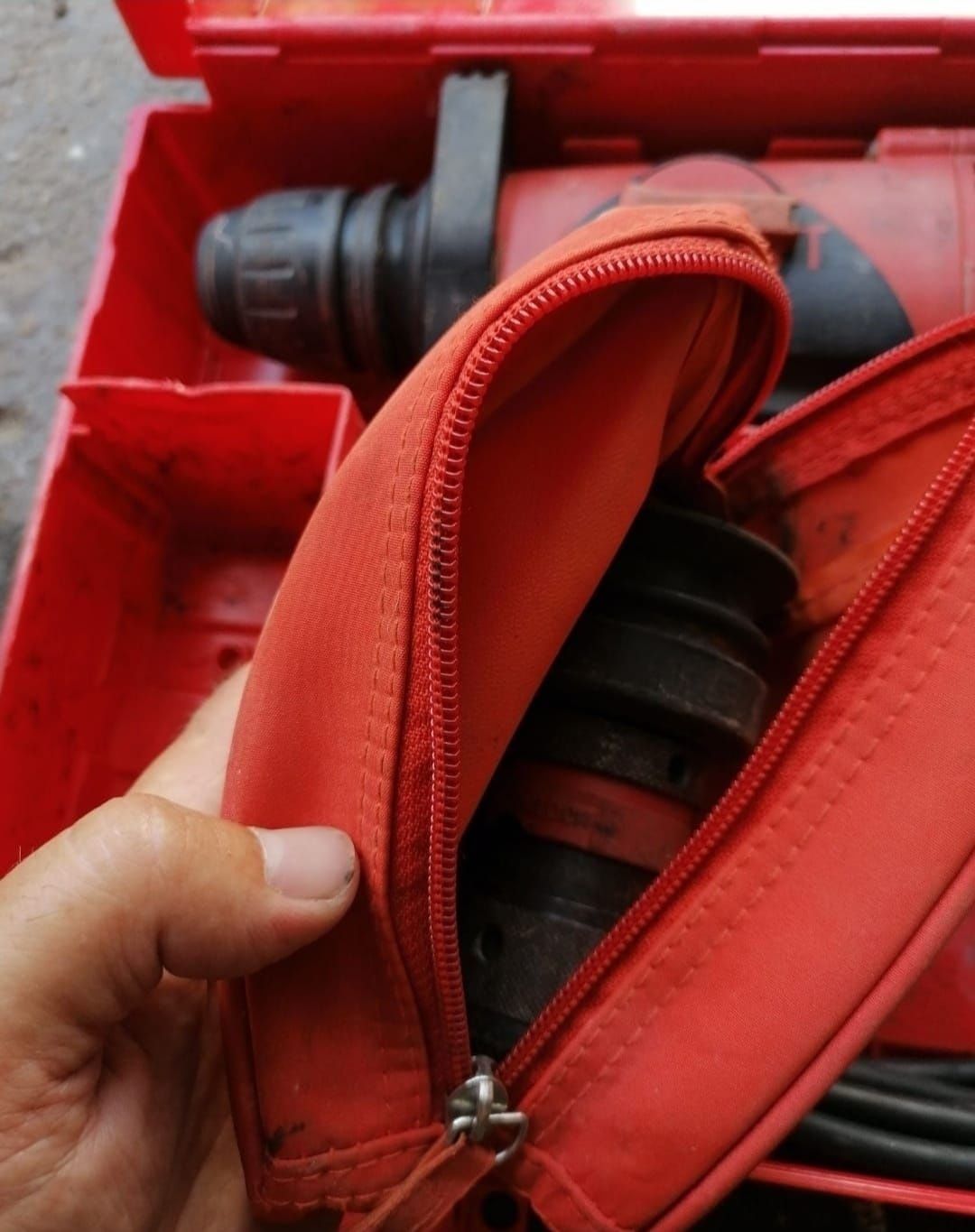 Hilti TE2M rotopercutor SDS Plus cu mandrina de schimb