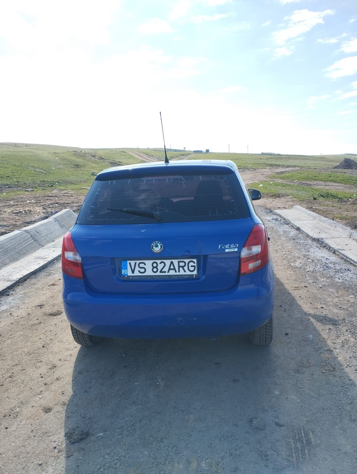 Vând Scoda Fabia