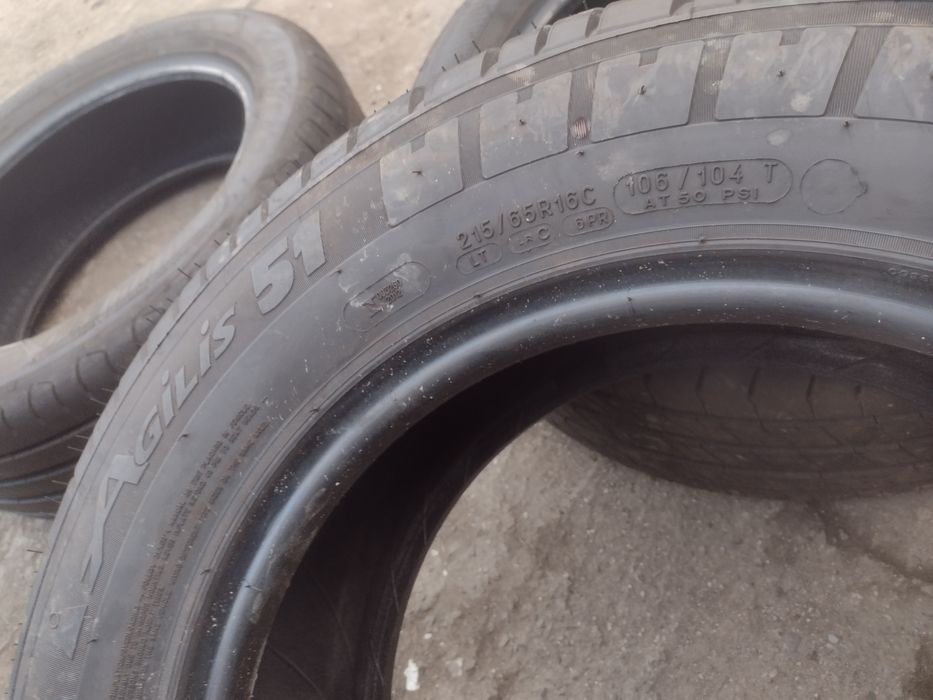 Почти нови 2бр.215/65/16 С Michelin Agilis dot3624