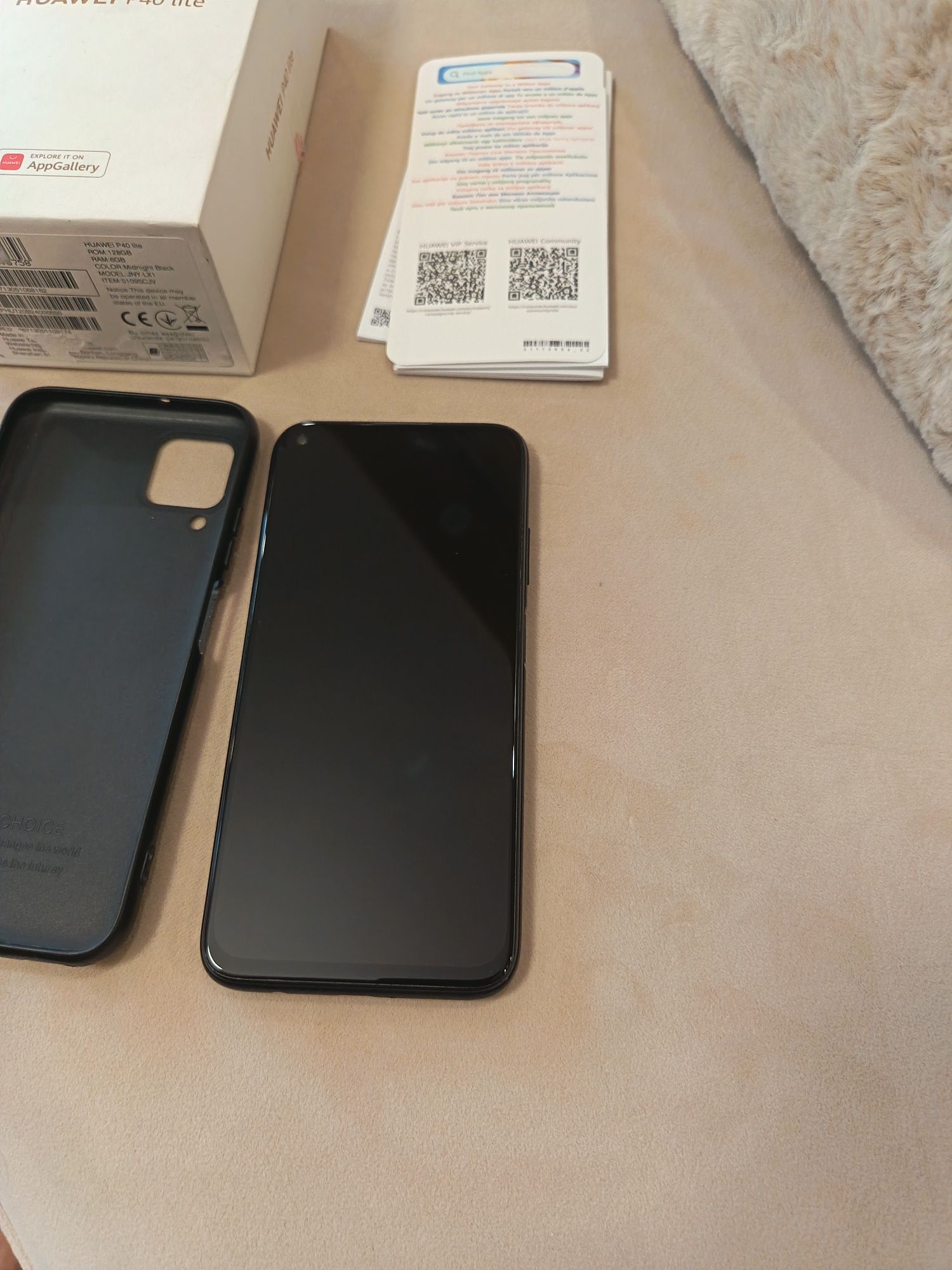 Huawei P40 lite  много запазен