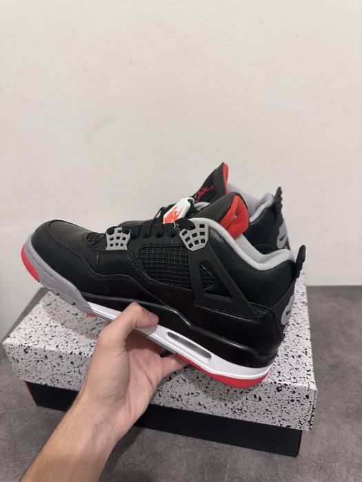 Jordan 4 Reimagined - Size 40 , 41 , 43