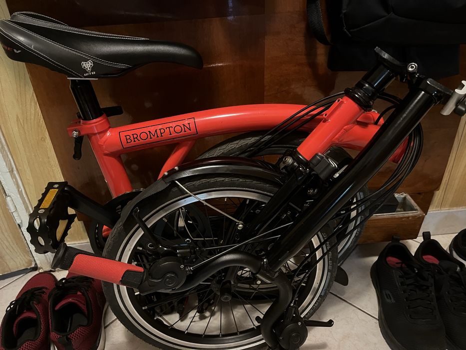 Bicicleta pliabila marca BROMPTON