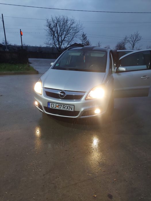 Vând Opel Zafira 1.9
